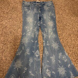 Free People Floral Print Flare Leg Jeans 31 Light Blue Denim Zip Fly Pocket Boho